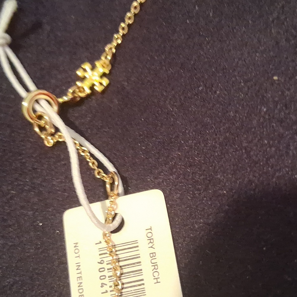 Tory Burch Forget Me Not Green Daisy Pendant Necklace With Dustbag. SOLD OUT - Picture 3 of 5